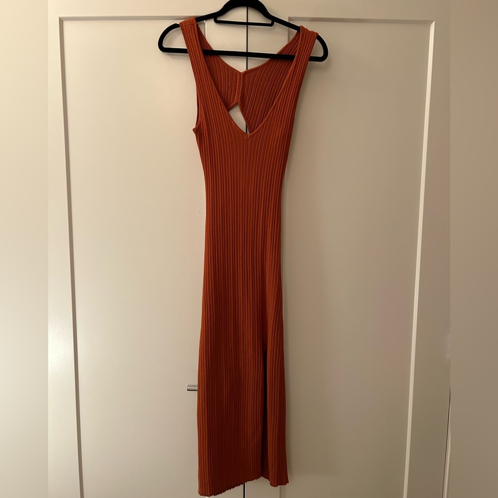 Midi burnt orange dress w/ back cutout